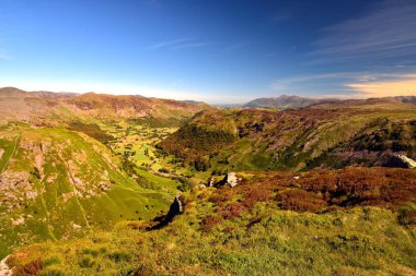 Borrowdale ve kartal kaya üzerinden Rosthwaite