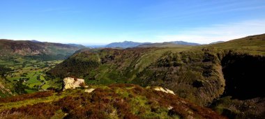 Skiddaw Borrowdale tepelerinde yukarıda