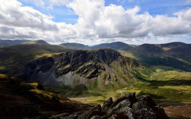 Fleetwith Pike ve çevredeki dağların