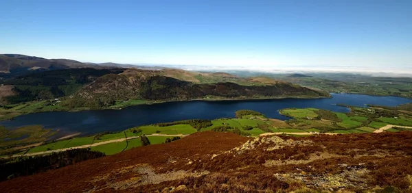 Floresta Thornthwaite Acima Lago Bassenthwaite Ullock Pike — Fotografia de Stock