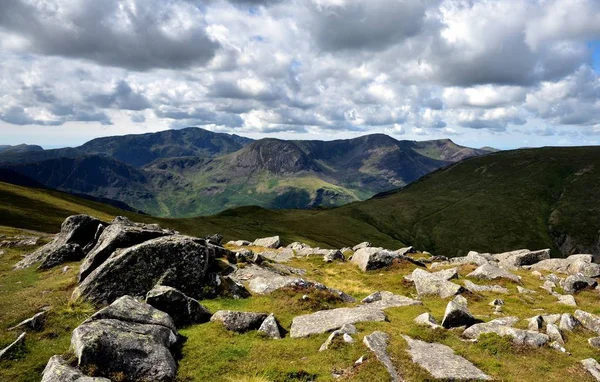 Buttermere Vadisi Çevreleyen Dağlar — Stok fotoğraf