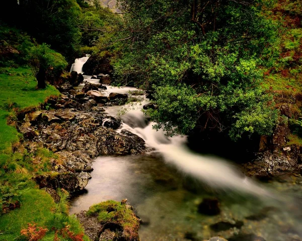 Acqua Che Scorre Veloce Della Forza Ritson — Foto Stock