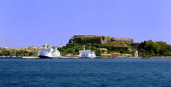 Puerto Corfú Corfú Grecia Julio 2018 Kerkyraline Com Espera Día —  Fotos de Stock