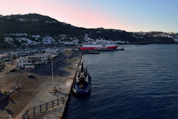 Přístav Mykonos Řecko Července Rychlé Trajekty Andros Čekající Další Náklad — Stock fotografie