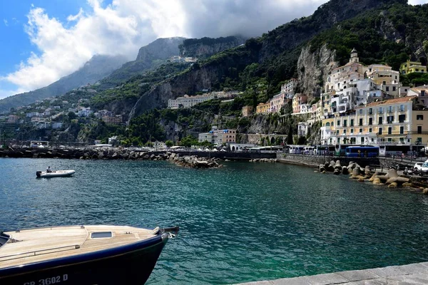 Der hafen von amalfi — Stockfoto