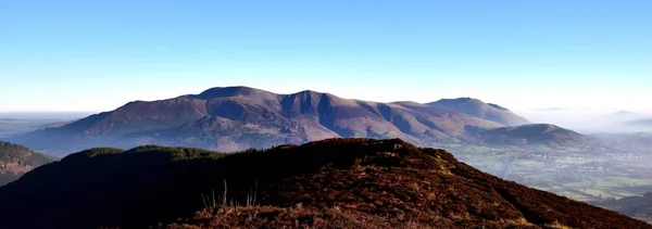 Güneş ışığı Skiddaw ve Blencathra — Stok fotoğraf