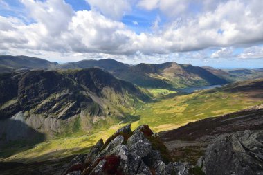 Dale tepeden Butteremere Vadisi