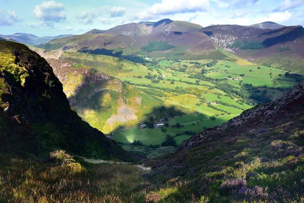 Cumbrian гори з Bull скалу Стокове Фото