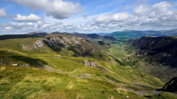 Sunlight on the Newlands fells — Stock Photo, Image