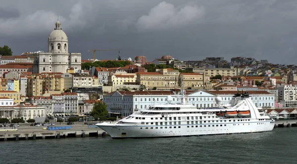 Windstar Cruceros barco Star Breeze en el crucero Termininal — Foto de Stock