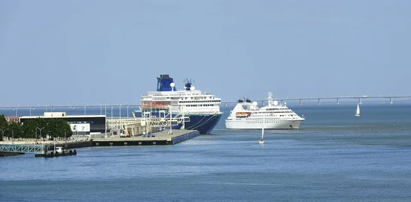 Star Breeze leaving Zenith in Port — Stock Photo, Image