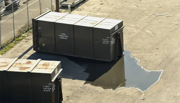 Afvalcontainers in de haven van Fort Lauderdale — Stockfoto