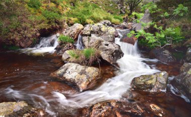 Hızlı akan River Calder
