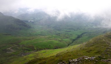 Little Langdale Vadisi'nde güneş ışığı