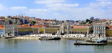 Tarihi Lizbon 'u keşfetmek için tatil işaretleri