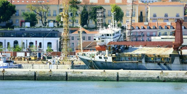 Nave Agat quotata al molo di Lisbona — Foto Stock
