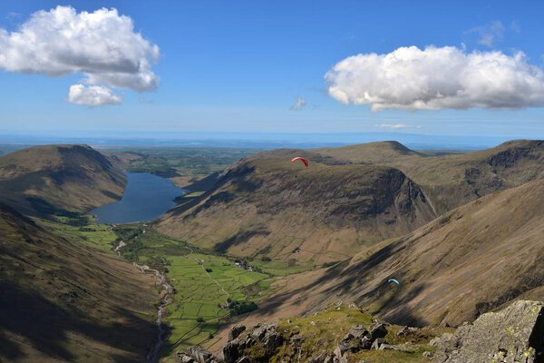 Paragliders enjoying the countryside of Wasdale