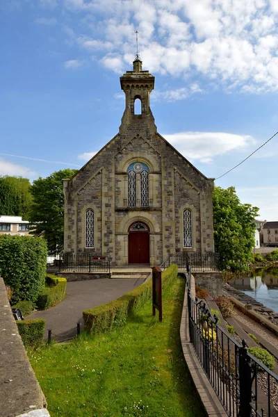 Donegal Methodist Church in the morning sun — Stock Photo, Image