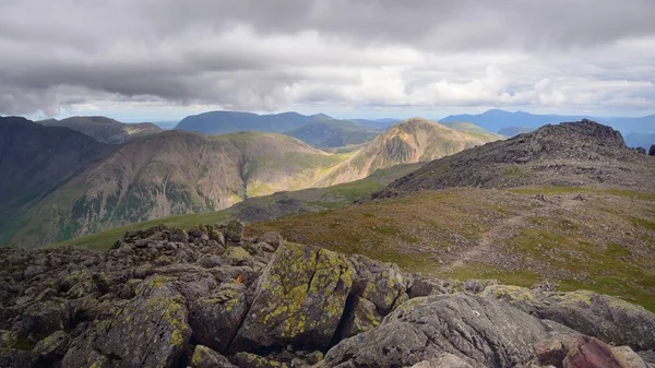 La cresta da Scafell a Scafell Pike — Foto Stock