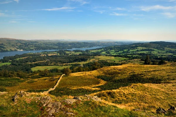 Windermere vom Gipfel des schwarzen Felsens — Stockfoto