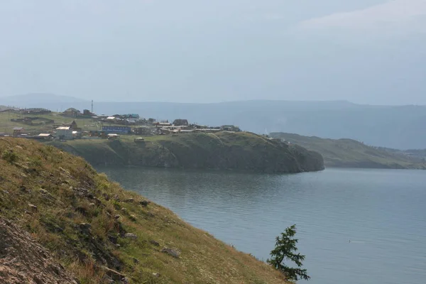 Baikal Järvi Näkymä Olkhon Islandin Rannalle Rantametsään Rannalla Kaunis Näkymä — kuvapankkivalokuva