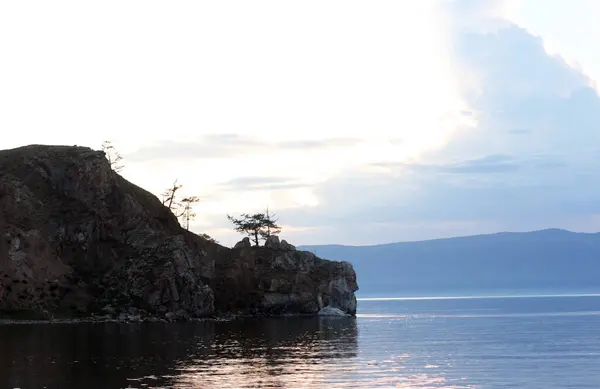 Baikalsee Sommer Sonnenuntergang Blick Auf Das Naturdenkmal Der Insel Olchon — Stockfoto