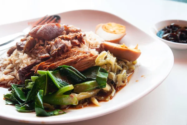 Porc Cuit Avec Riz Oeuf Cuisine Traditionnelle Chinoise Thaïlandaise Préférée — Photo