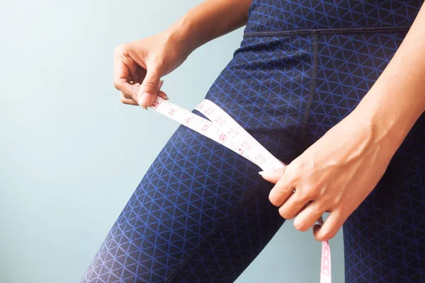 Woman Measuring Her Legs Weight Loss Healthy Concept — Stock Photo, Image