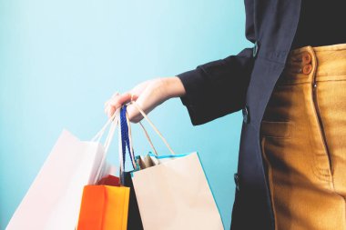 Alışveriş torbaları, alışveriş, Black Friday kadın elle kapatmak