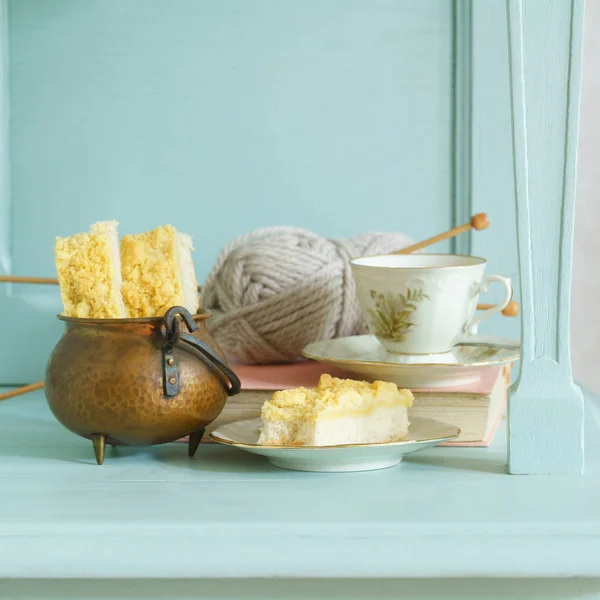 Afternoon tea with cake — Stock Photo, Image