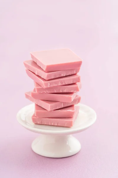 Ruby chocolate food trend — Stock Photo, Image