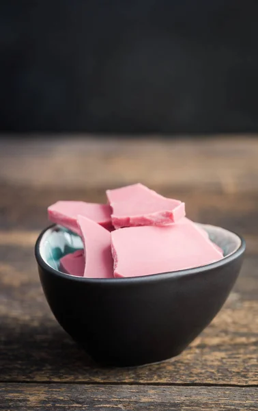 Ruby chocolate food trend — Stock Photo, Image