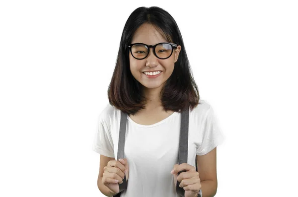20 um asiático jovem bonita mulher sorrindo e carregando uma mochila w — Fotografia de Stock