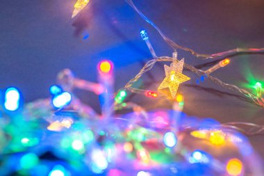 Noel çelenk çok renkli. Festival arka plan Noel ruh hali