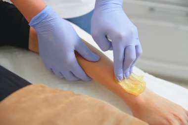 Şevval özçelik Güzellik Saç bir kadının elinden kaldırır. Sugaring. Epilasyon ile bir özel şeker hamur balmumu Depilasyon üzerinden pek çok avantajları vardır.