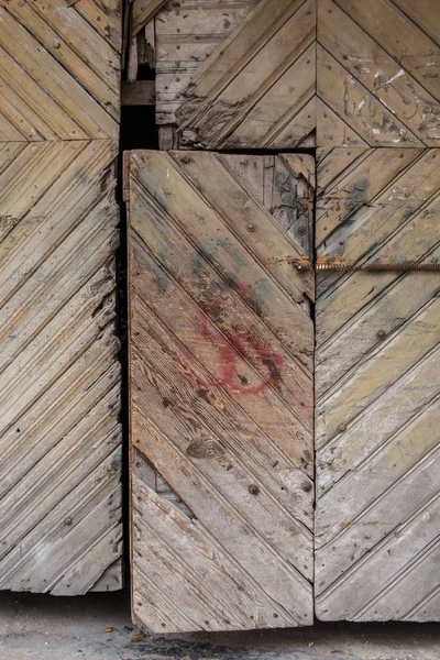 Staré Dřevěné Žaluzie Dveřmi Venkovských Budov Starém Městě — Stock fotografie