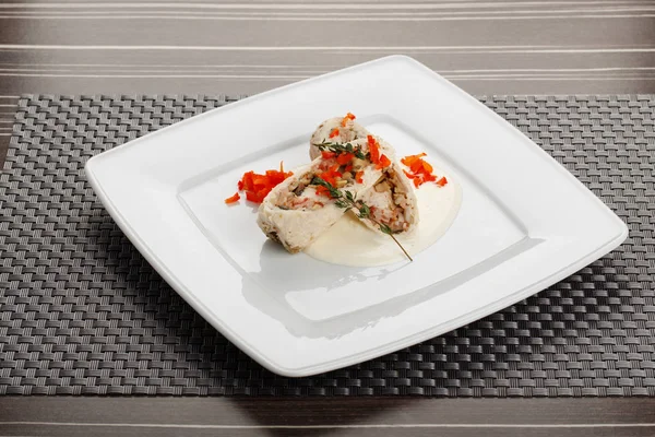 Rotoli Filetto Pollo Con Funghi Salsa Jugas — Foto Stock