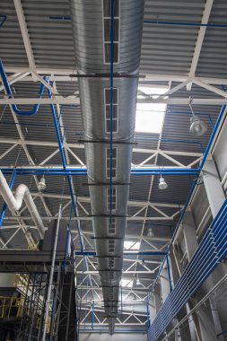 Atık ayıklama tesisi iç alanı.