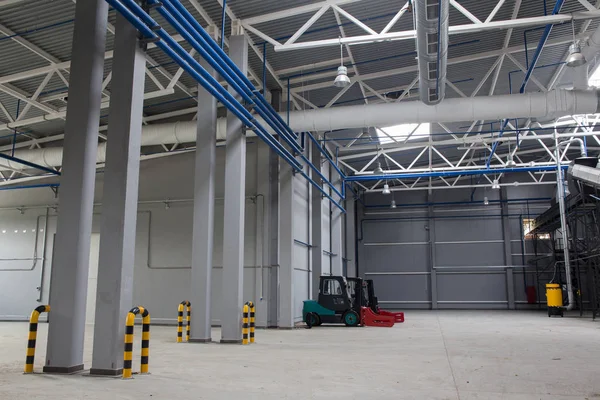 Espacio interior de la planta de clasificación de residuos . — Foto de Stock