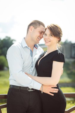 İki güzel genç aşıklar portresi