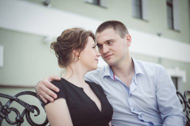 İki güzel genç aşıklar portresi