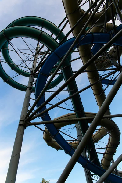 Toboganes del parque acuático —  Fotos de Stock