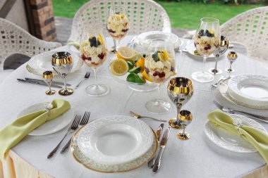 Zengin dekore Ziyafet masası