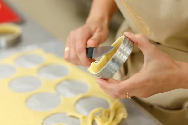 Fazendo Tortas Doces Salgadas Quiche Cozinha Caseira Francesa Nacional Feito — Fotografia de Stock