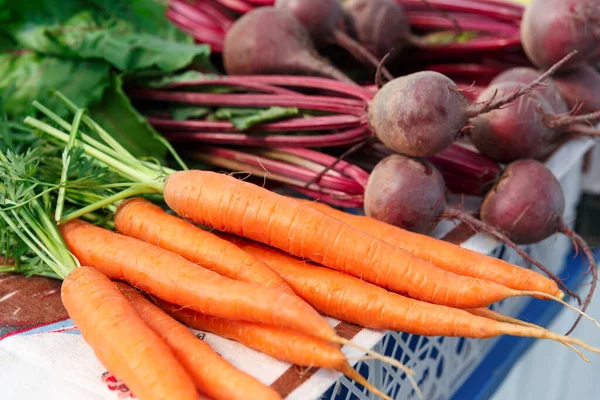 Ripe Beet Carrot Counter Belarussian Market Fresh Vegetables Street Bazaar — Stock Photo, Image