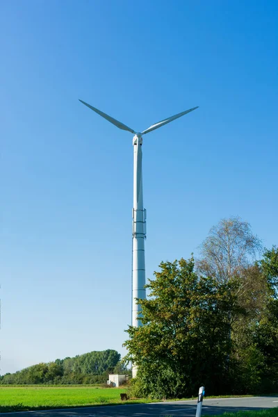 Macht windturbine. — Stockfoto