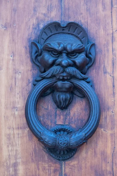 Дверной Стук Форме Головы Человека Бородой Усами Италия Флоренция — стоковое фото