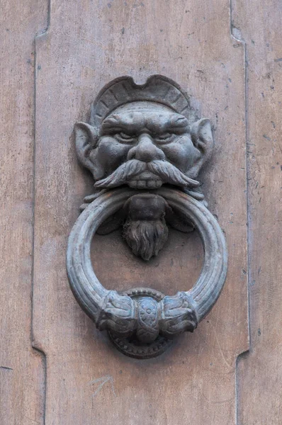 Двері Молоток Формі Голову Людини Бородою Вусами Італія Флоренція — стокове фото