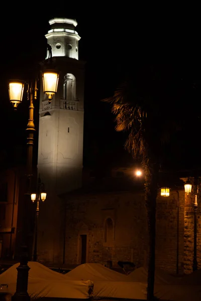 Nachtszene Hafen Von Faulheit Gardasee Mit Der Kirche San Nicol — Stockfoto