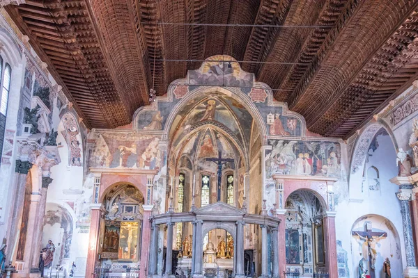 Belső San Fermo Maggiore Templom Verona Olaszország Reneszánsz Stílusú Oltár — Stock Fotó